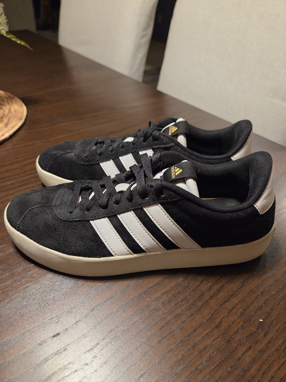 adidas VL Court 3.0 Black White Suede Low Top Sneakers Excellent Condition